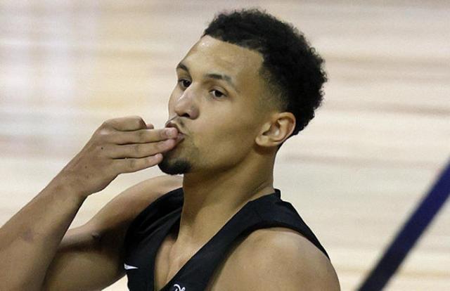 首秀24分+关键盖帽 萨格斯:我就是为大场面而生